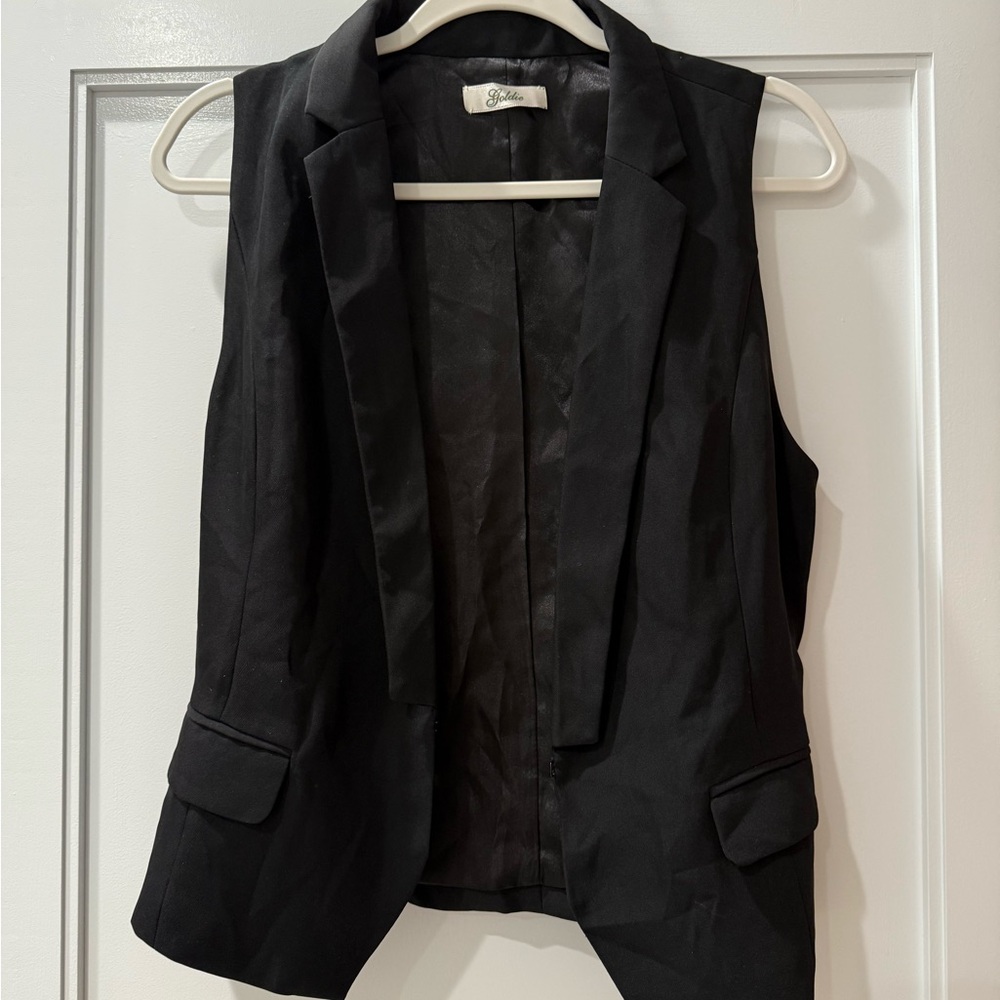 Stylish Black Sleeveless Blazer by Goldie